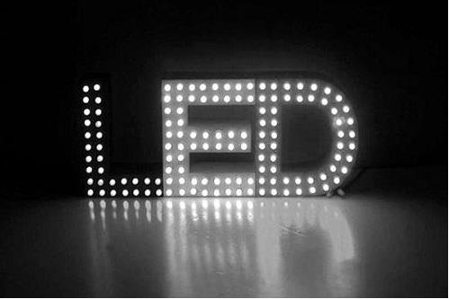 LED行業(yè)發(fā)展快速，2020年預(yù)計(jì)滲透率將達(dá)到70%??