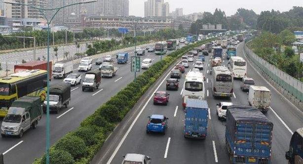 公安部：全國(guó)機(jī)動(dòng)車保有量達(dá)3.25億輛，機(jī)動(dòng)車駕駛?cè)诉_(dá)4.07億人
