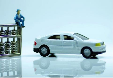 我國機動車數(shù)量的不斷增加，使得車險市場規(guī)模不斷擴大?