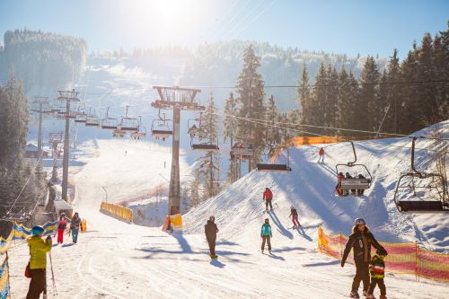 2023年冰雪旅游行業(yè)分析 預(yù)計(jì)2023-2024冰雪季出游將迎爆發(fā)式增長